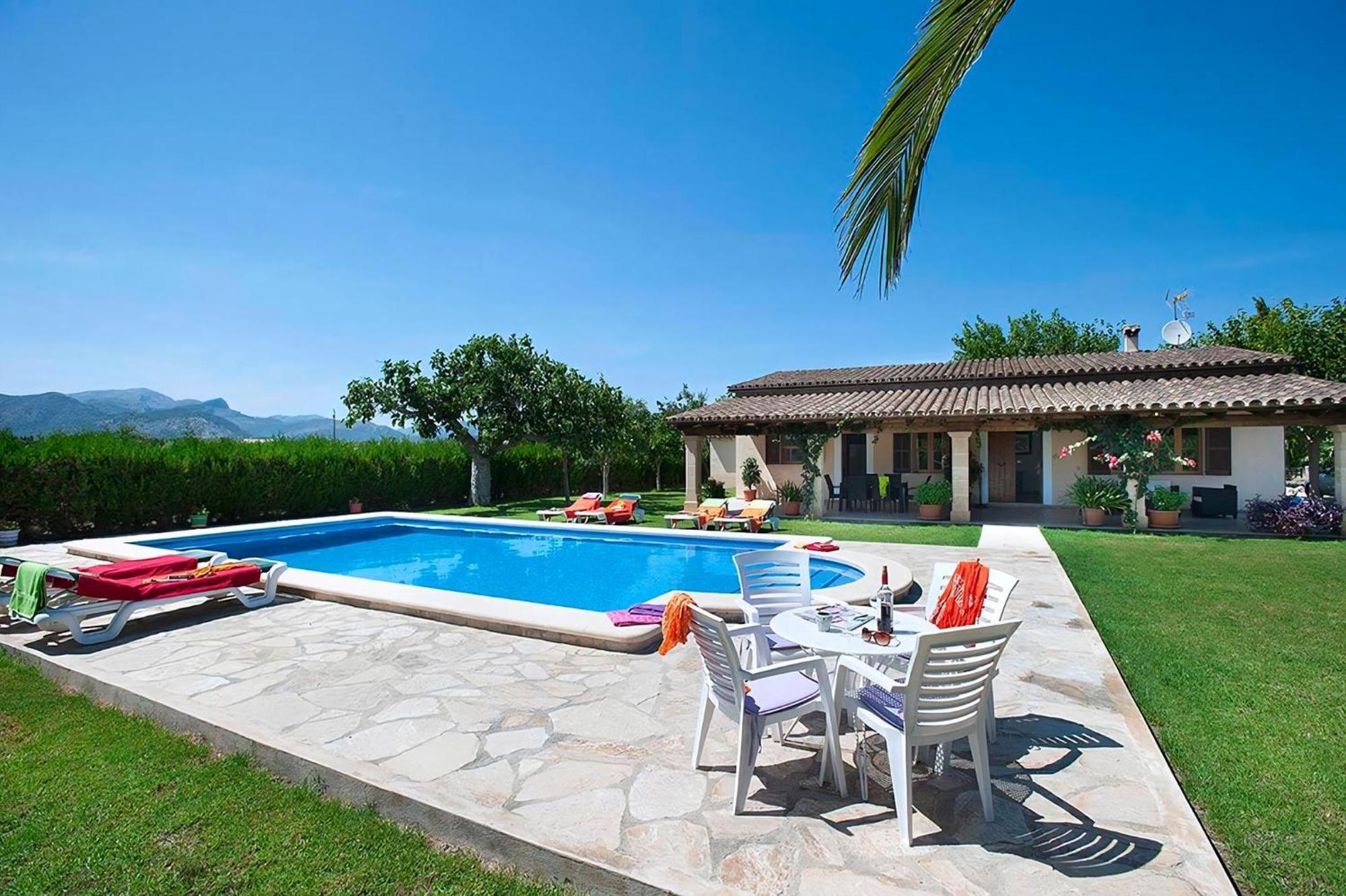 Holiday home Schoenes In Mit Grossem Pool